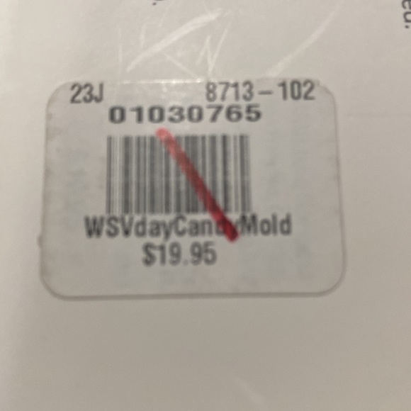 WILLIAMS SONOMA ❤️💘💝Heart Candy Molds
Set of 2 trays • 6 molds each NWT - Picture 4 of 4